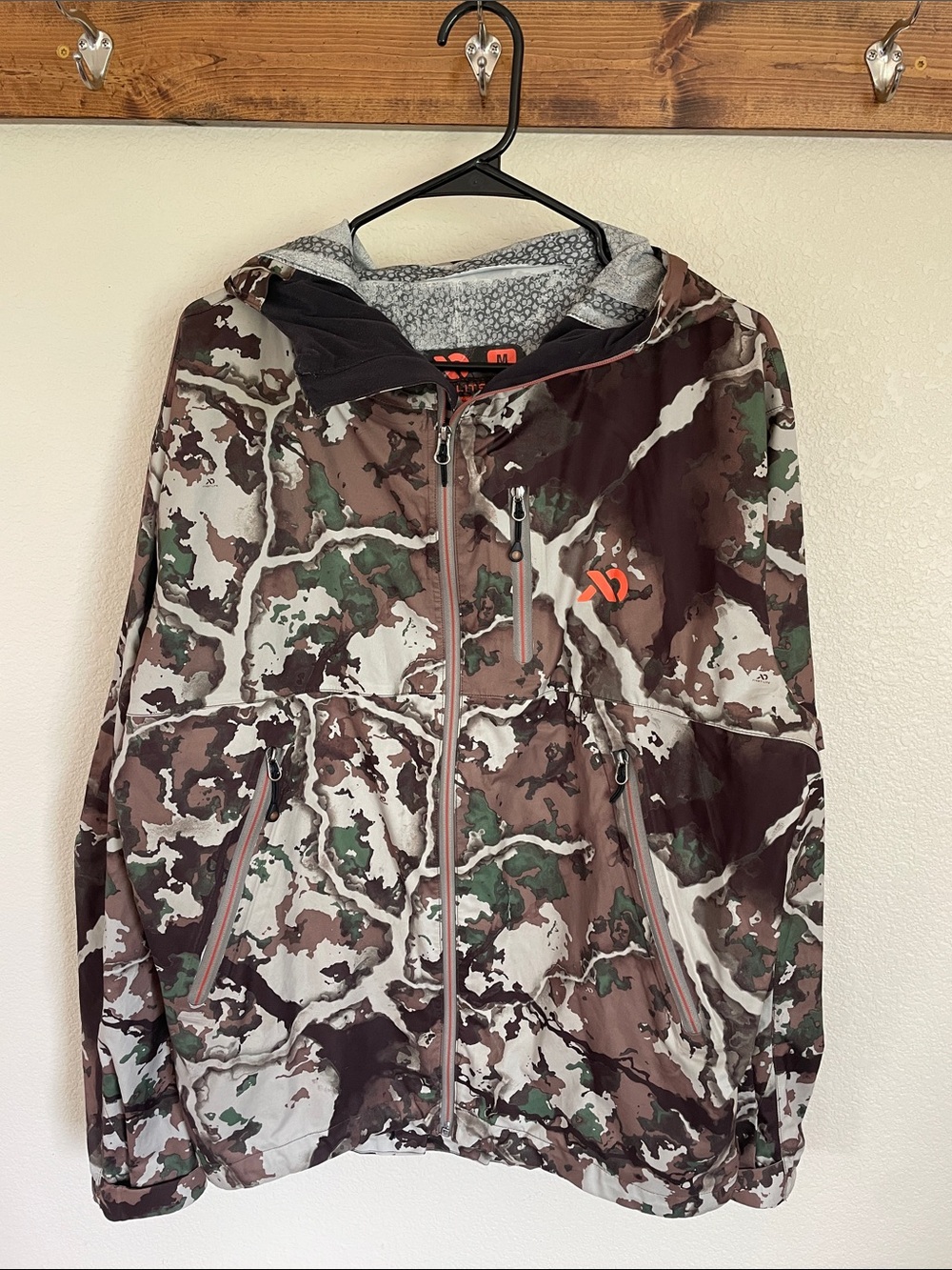 First Lite Men's Camo Hooded Softshell Hunting Jacket M Outdoors Performance